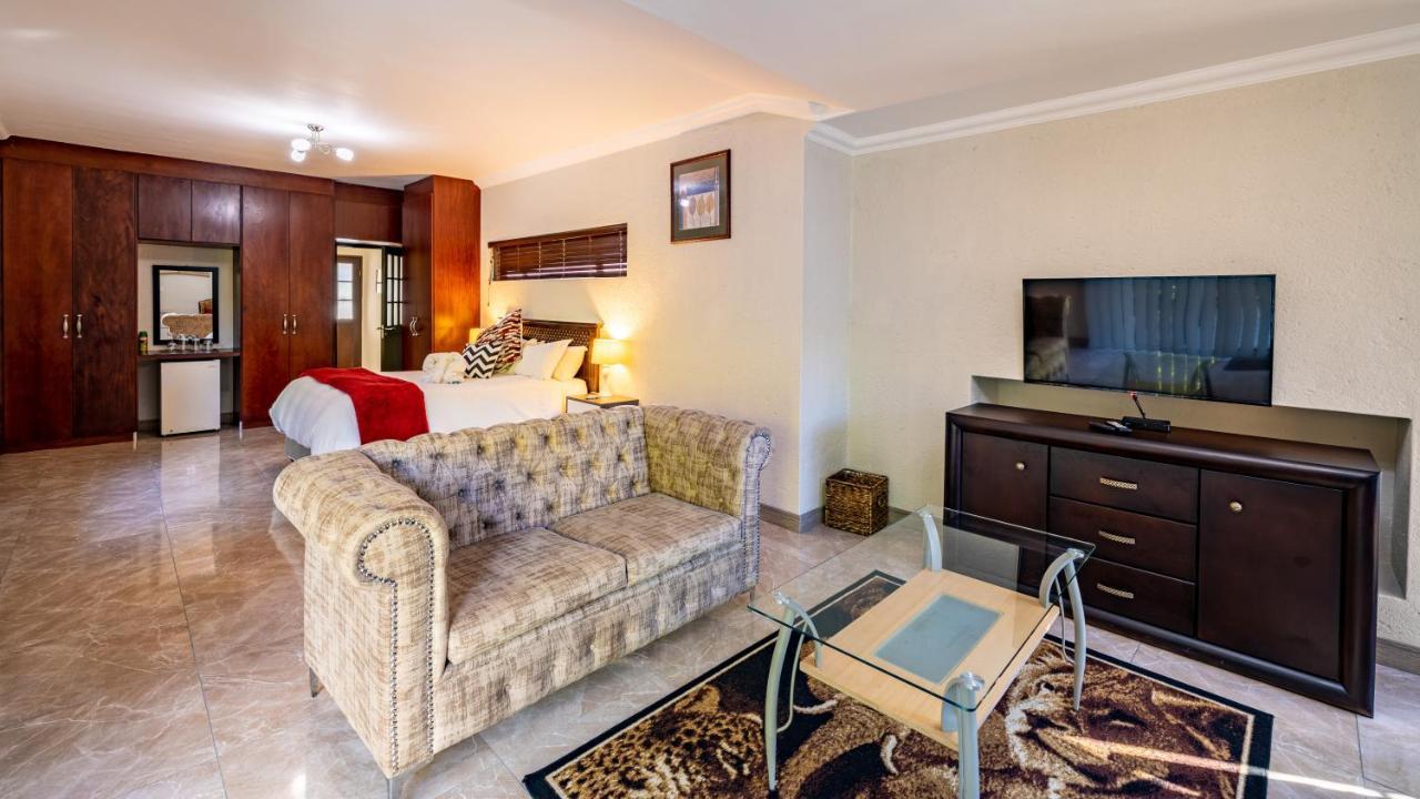 Joern'S Gaestehaus Mbombela Kültér fotó