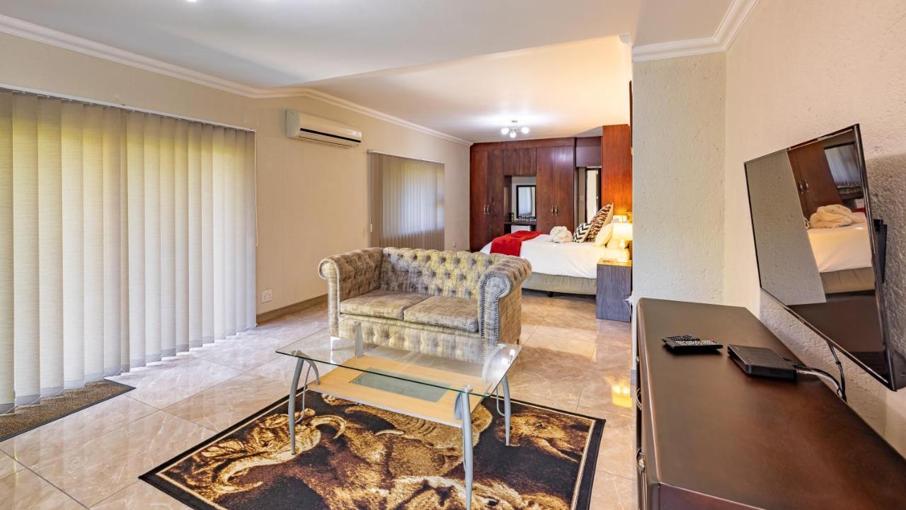 Joern'S Gaestehaus Mbombela Kültér fotó